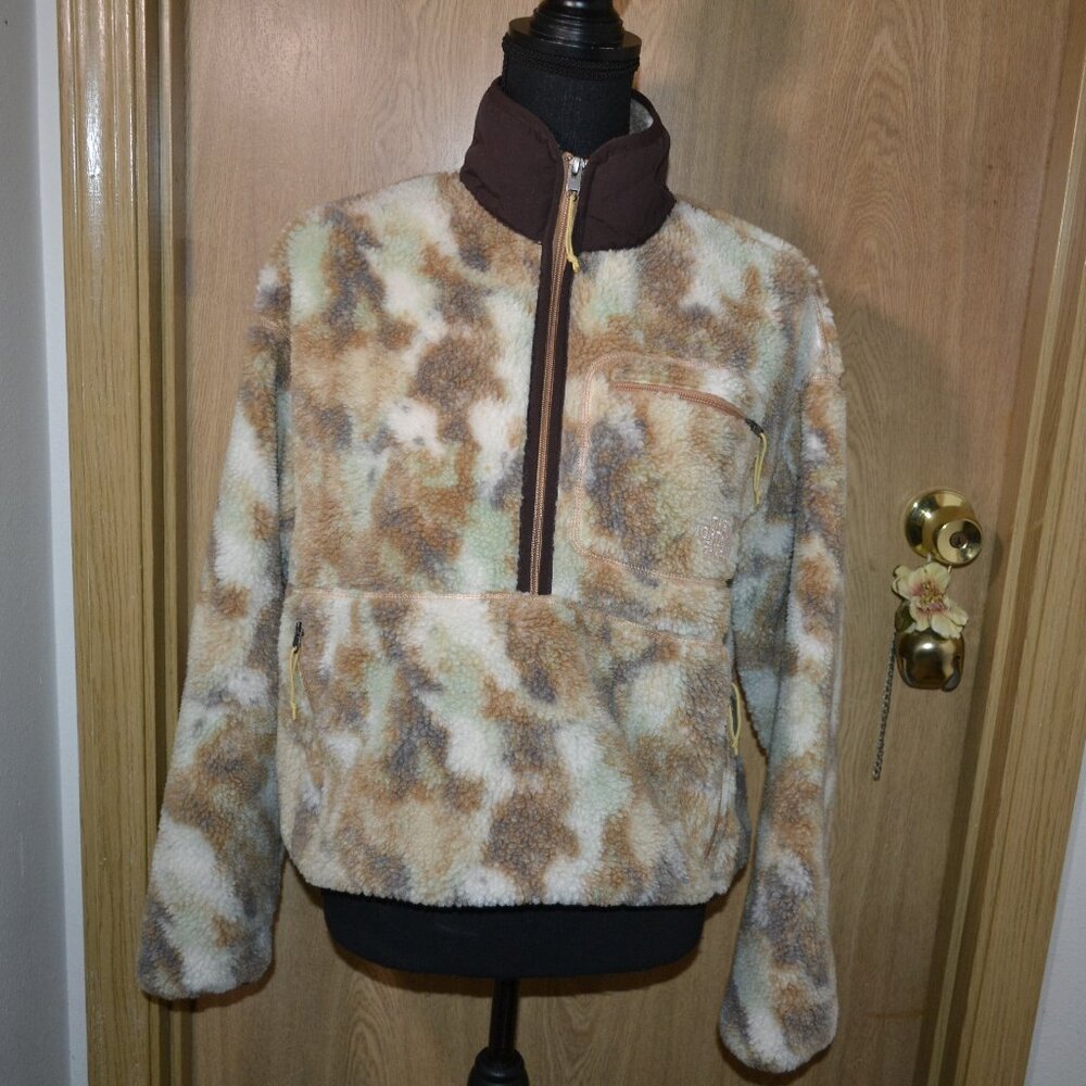 The North Face Half Zip Sherpa with Chest Pocket Cropped Cozy Jacket